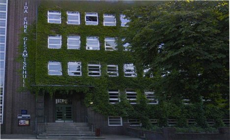 Die Ida Ehre-Schule erhielt eine Bombendrohung mit rechtsextremem Hintergrund Die Ida Ehre-Schule erhielt eine Bombendrohung mit rechtsextremem Hintergrund