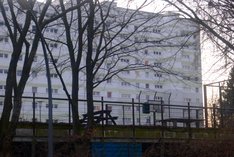 Massenhaft Flüchtlingswohnungen in einem einzigen Quartier? Schon jetzt genügt das Wohnen am Hörgensweg nicht gerade höchsten Ansprüchen Massenhaft Flüchtlingswohnungen in einem einzigen Quartier? Schon jetzt genügt das Wohnen am Hörgensweg nicht gerade höchsten Ansprüchen